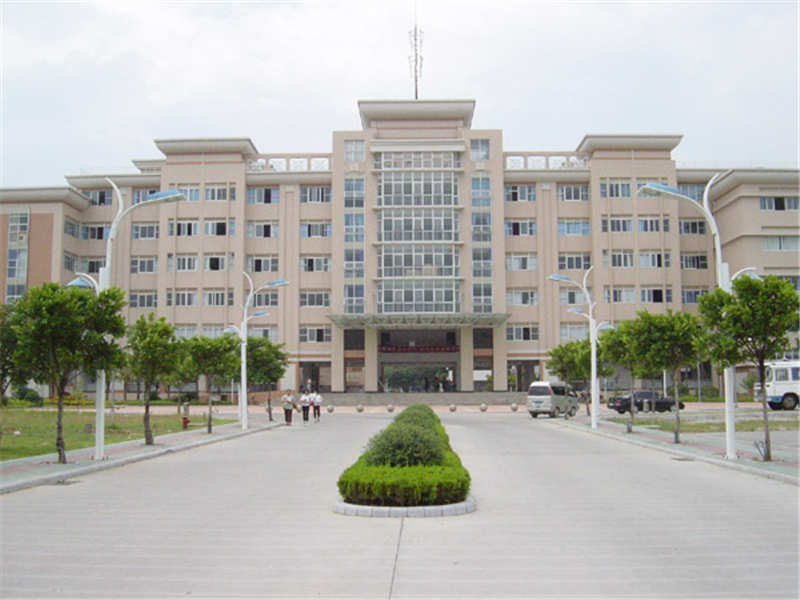 桂林醫(yī)學(xué)院天面防水隔熱工程